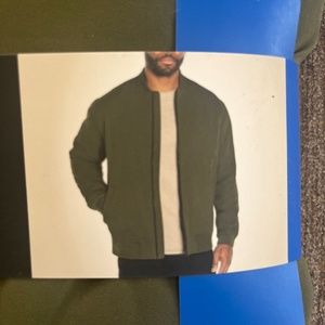 Green men’s bomber jacket